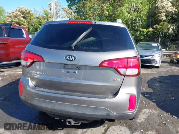 2014 Kia Sorento LX with VIN 5XYKTCA63EG506217, listed as a IAAI auction lot 42050413 with 126,806 mi miles and . Bid and sale history available at carsss.com. Image 16.