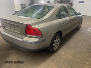 2004 Volvo S60 with VIN YV1RH59H042394920, listed as a Copart auction lot 83572644 with 131,007 mi miles and Clean Title. Bid and sale history available at carsss.com. Image 4.