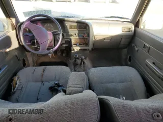 1989 Toyota Pickup с VIN JT4RN13P2K0004383, выставлен на аукционе Copart как лот 46108785 с пробегом 241 850 миль миль и Списание • Salvage title. История ставок и продаж доступна на DreamBid. Изображение 8.
