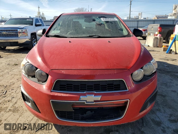 2012 Chevrolet Sonic LS z VIN 1G1JA5SH7C4152574, wystawiony jako Copart lot #43026435 z przebiegiem 150 407 mil mil oraz Szkoda całkowita • Salvage title. Historia ofert i sprzedaży dostępna na DreamBid. Obrazek 5.