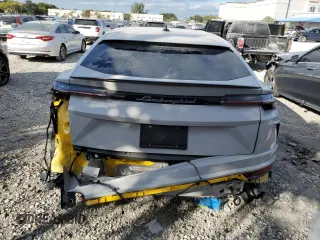 2021 Lamborghini Urus z VIN ZPBUA1ZL3MLA15560, wystawiony jako Copart lot #87871715 z przebiegiem 30 693 mil mil oraz Nie do naprawy • Non repairable. Historia ofert i sprzedaży dostępna na DreamBid. Obrazek 6.