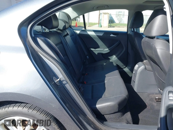 2015 Volkswagen Jetta Sedan 1.8T SE w/Connectivity with VIN 3VWD07AJ2FM312146, listed as a IAAI auction lot 41843238 with 107,741 mi miles. Bid and sale history available at carsss.com. Image 8.