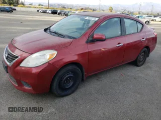 2013 Nissan Versa S Plus z VIN 3N1CN7AP4DL888198, wystawiony jako Copart lot #79413774 z przebiegiem 181 891 mil mil oraz Czysty tytuł • Clean title. Historia ofert i sprzedaży dostępna na DreamBid. Obrazek 1.