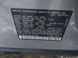 2024 Volkswagen Atlas SE z VIN 1V2HR2CA5RC573575, wystawiony jako IAAI lot #41508927 z przebiegiem 2 647 mil mil oraz . Historia ofert i sprzedaży dostępna na DreamBid. Obrazek 9.