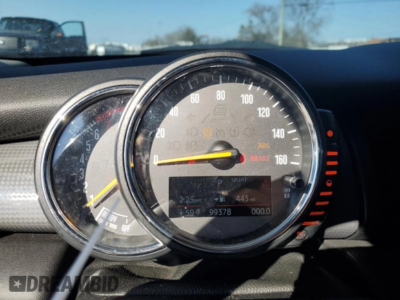 2016 MINI Hardtop 4 Door with VIN WMWXU1C53G2D11582, listed as a Copart auction lot 47461225 with 99,378 mi miles and Salvage Title. Bid and sale history available at DreamBid. Image 9.