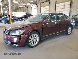 2013 Volkswagen Passat SEL Premium z VIN 1VWCP7A38DC052343, wystawiony jako Copart lot #56428895 z przebiegiem 107 758 mil mil oraz Szkoda całkowita • Salvage title. Historia ofert i sprzedaży dostępna na DreamBid. Obrazek 1.