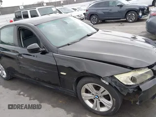2009 BMW 3 Series 328i z VIN WBAPH57599NM33609, wystawiony jako IAAI lot #42368969 z przebiegiem 269 911 mil mil oraz . Historia ofert i sprzedaży dostępna na DreamBid. Obrazek 6.