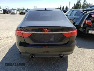 2017 Jaguar XF 35t with VIN SAJBR4BV3HCY33012, listed as a Copart auction lot 82433034 with 107,876 mi miles and Clean Title. Bid and sale history available at carsss.com. Image 6.