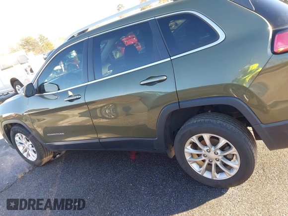 2019 Jeep Cherokee Latitude with VIN 1C4PJLCB3KD416517, listed as a IAAI auction lot 41275406 with 83,321 mi miles. Bid and sale history available at carsss.com. Image 14.