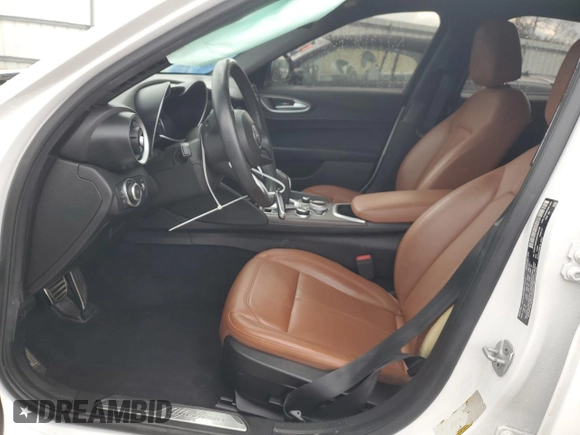 2022 Alfa Romeo Giulia Veloce z VIN ZARFANBN2N7653138, wystawiony jako Copart lot #41444005 z przebiegiem Nie podano mil oraz Szkody całkowita. Historia ofert i sprzedaży dostępna na DreamBid. Obrazek 7.