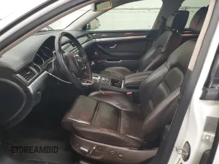 2008 Audi S8 z VIN WAUPN94E88N010023, wystawiony jako Copart lot #46978255 z przebiegiem 160 586 mil mil oraz Szkoda całkowita • Salvage title. Historia ofert i sprzedaży dostępna na DreamBid. Obrazek 7.