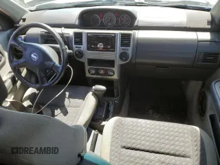 2005 Nissan X-Trail XE z VIN JN8BT08V55W106274, wystawiony jako Copart lot #46889255 z przebiegiem 254 198 mil mil oraz Nie do naprawy. Historia ofert i sprzedaży dostępna na DreamBid. Obrazek 8.