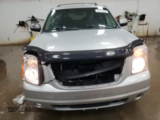 2011 GMC Yukon SLE with VIN 1GKS2AE0XBR195819, listed as a Copart auction lot 42131935 with 221,323 mi miles and Clean Title. Bid and sale history available at carsss.com. Image 5.