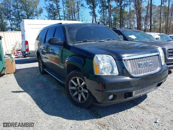 2013 GMC Yukon XL Denali with VIN 1GKS2MEF0DR274604, listed as a IAAI auction lot 41821645 with 243377 miles. Bid and sale history available at carsss.com. Image 1.