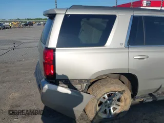 2017 Chevrolet Tahoe LT z VIN 1GNSKBKC1HR233583, wystawiony jako IAAI lot #41985848 z przebiegiem 171 665 mil mil oraz . Historia ofert i sprzedaży dostępna na DreamBid. Obrazek 19.