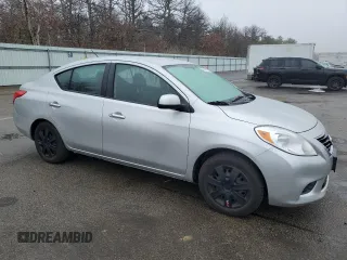 2012 Nissan Versa S z VIN 3N1CN7APXCL816002, wystawiony jako Copart lot #49552405 z przebiegiem 90 082 mil mil oraz Czysty tytuł • Clean title. Historia ofert i sprzedaży dostępna na DreamBid. Obrazek 4.