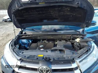 2018 Toyota Highlander LE with VIN 5TDZZRFH1JS246973, listed as a IAAI auction lot 41724379 with 185,461 mi miles and . Bid and sale history available at DreamBid. Image 10.