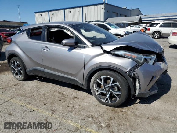 2018 Toyota C-HR XLE z VIN NMTKHMBX5JR014024, wystawiony jako Copart lot #56367465 z przebiegiem 79 882 mil mil oraz Szkoda całkowita • Salvage title. Historia ofert i sprzedaży dostępna na DreamBid. Obrazek 4.