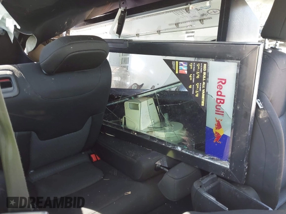 2021 Jeep Renegade Latitude with VIN ZACNJCBB8MPM73595, listed as a IAAI auction lot 41599574 with Not provided miles and . Bid and sale history available at DreamBid. Image 8.
