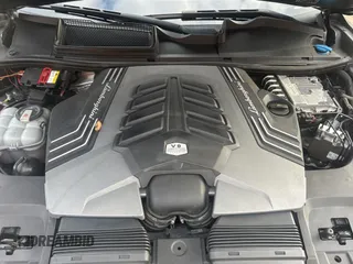 2019 Lamborghini Urus z VIN ZPBUA1ZL4KLA02328, wystawiony jako Copart lot #84738754 z przebiegiem 25 393 mil mil oraz Tytuł czysty. Historia ofert i sprzedaży dostępna na DreamBid. Obrazek 7.
