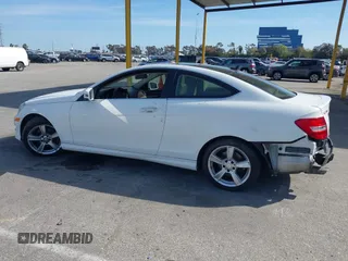 2015 Mercedes-Benz C 250 z VIN WDDGJ4HB5FG387742, wystawiony jako IAAI lot #41843773 z przebiegiem 77 548 mil mil oraz . Historia ofert i sprzedaży dostępna na DreamBid. Obrazek 14.