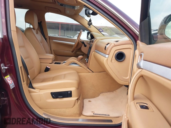 2008 Porsche Cayenne S z VIN WP1AB29P98LA53637, wystawiony jako IAAI lot #42074851 z przebiegiem 141 224 mil mil oraz . Historia ofert i sprzedaży dostępna na DreamBid. Obrazek 5.