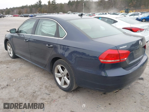 2013 Volkswagen Passat SE z VIN 1VWBP7A37DC145575, wystawiony jako IAAI lot #41253095 z przebiegiem 93 702 mil mil oraz . Historia ofert i sprzedaży dostępna na DreamBid. Obrazek 3.