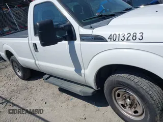 2015 Ford F-250 XL z VIN 1FTBF2A63FEA98829, wystawiony jako IAAI lot #41991193 z przebiegiem 183 806 mil mil oraz . Historia ofert i sprzedaży dostępna na DreamBid. Obrazek 13.