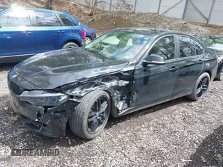 2013 BMW 3 Series 328i xDrive z VIN WBA3B3C5XDF532307, wystawiony jako IAAI lot #42192872 z przebiegiem 177 499 mil mil oraz . Historia ofert i sprzedaży dostępna na DreamBid. Obrazek 17.