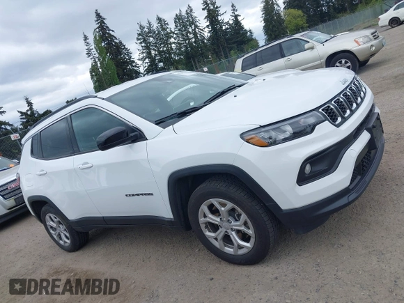 2024 Jeep Compass Latitude with VIN 3C4NJDBN7RT118288, listed as a IAAI auction lot 42130731 with 25,728 mi miles and . Bid and sale history available at carsss.com. Image 14.