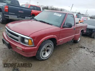 1997 Chevrolet S-10 with VIN 1GCCS1447VK133537, listed as a Copart auction lot 42354235 with 122,005 mi miles and Salvage Title. Bid and sale history available at carsss.com. Image 1.