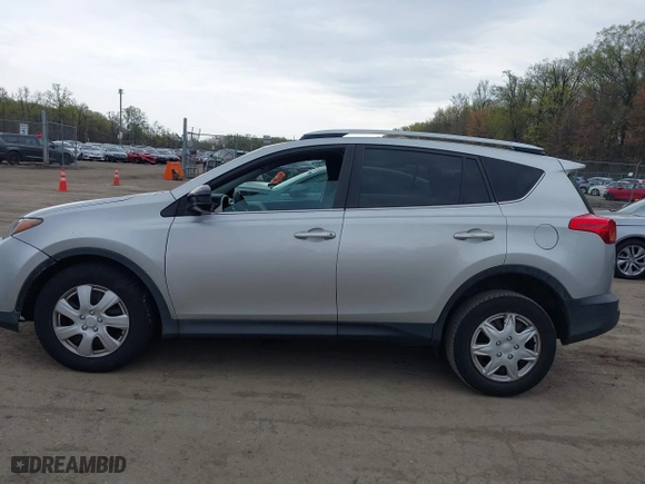2015 Toyota RAV4 LE with VIN 2T3BFREV0FW407207, listed as a IAAI auction lot 42013048 with 212,301 mi miles. Bid and sale history available at carsss.com. Image 14.