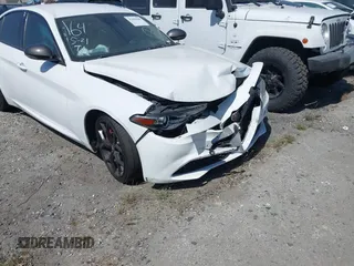 2019 Alfa Romeo Giulia z VIN ZARFAMAN2K7621023, wystawiony jako IAAI lot #41896048 z przebiegiem Nie podano mil oraz . Historia ofert i sprzedaży dostępna na DreamBid. Obrazek 1.