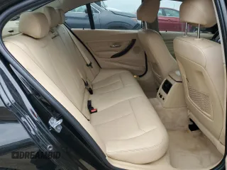 2014 BMW 3 Series 328i xDrive z VIN WBA3B5C51EP541677, wystawiony jako Copart lot #62177885 z przebiegiem 130 142 mil mil oraz Czysty tytuł • Clean title. Historia ofert i sprzedaży dostępna na DreamBid. Obrazek 10.