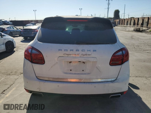 2012 Porsche Cayenne S Hybrid z VIN WP1AE2A23CLA93180, wystawiony jako Copart lot #88579675 z przebiegiem 50 909 mil mil oraz Tytuł czysty. Historia ofert i sprzedaży dostępna na DreamBid. Obrazek 6.