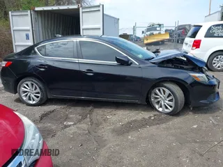 2017 Acura ILX Premium z VIN 19UDE2F78HA004694, wystawiony jako IAAI lot #42144001 z przebiegiem 104 653 mil mil oraz . Historia ofert i sprzedaży dostępna na DreamBid. Obrazek 13.