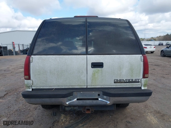 1996 Chevrolet Tahoe with VIN 1GNEK13R9TJ409605, listed as a IAAI auction lot 41467333 with 209,356 mi miles. Bid and sale history available at carsss.com. Image 16.