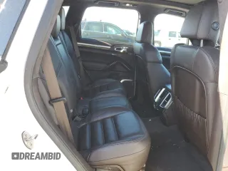 2015 Porsche Cayenne Turbo z VIN WP1AC2A23FLA82531, wystawiony jako Copart lot #79864874 z przebiegiem 74 051 mil mil oraz Szkoda całkowita • Salvage title. Historia ofert i sprzedaży dostępna na DreamBid. Obrazek 11.