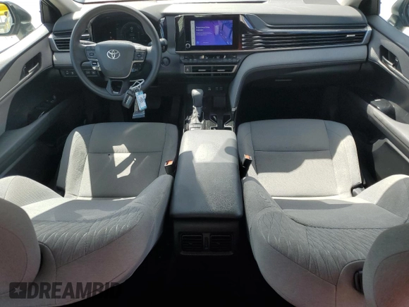 2025 Toyota Camry LE z VIN 4T1DAACK3SU022986, wystawiony jako Copart lot #51407485 z przebiegiem 6 490 mil mil oraz Szkoda całkowita • Salvage title. Historia ofert i sprzedaży dostępna na DreamBid. Obrazek 8.