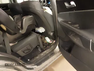 2019 Kia Sorento LX with VIN 5XYPG4A36KG498664, listed as a IAAI auction lot 41609272 with 172,042 mi miles. Bid and sale history available at carsss.com. Image 8.