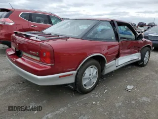 1989 Oldsmobile Cutlass z VIN 1G3WR14W3KD312569, wystawiony jako Copart lot #48218124 z przebiegiem 72 253 mil mil oraz Szkody całkowita. Historia ofert i sprzedaży dostępna na DreamBid. Obrazek 3.