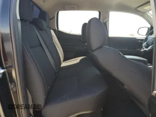 2023 Toyota Tacoma SR z VIN 3TMCZ5AN5PM533379, wystawiony jako Copart lot #55554265 z przebiegiem 31 776 mil mil oraz Szkoda całkowita • Salvage title. Historia ofert i sprzedaży dostępna na DreamBid. Obrazek 10.