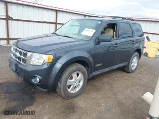 2008 Ford Escape XLT with VIN 1FMCU93Z88KC16688, listed as a IAAI auction lot 41910735 with 207,577 mi miles. Bid and sale history available at carsss.com. Image 2.