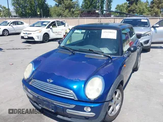 2004 MINI Hardtop с VIN WMWRC33444TC50120, выставлен на аукционе IAAI как лот 42610021 с пробегом 176 078 миль миль и . История ставок и продаж доступна на DreamBid. Изображение 6.
