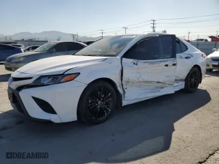 2020 Toyota Camry SE with VIN 4T1G11AK2LU304571, listed as a Copart auction lot 52742535 with 60,176 mi miles and Salvage Title. Bid and sale history available at carsss.com. Image 1.