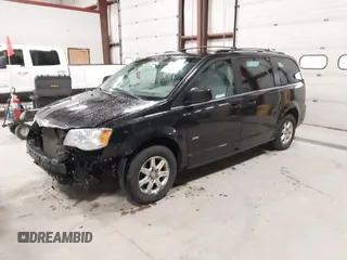 2008 Chrysler Town & Country Touring z VIN 2A8HR54P68R757380, wystawiony jako IAAI lot #41995218 z przebiegiem 178 234 mil mil oraz . Historia ofert i sprzedaży dostępna na DreamBid. Obrazek 2.
