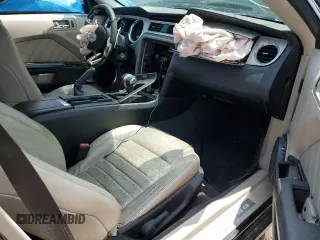 2011 Ford Mustang V6 с VIN 1ZVBP8AM2B5135178, выставлен на аукционе Copart как лот 61874185 с пробегом Не указан миль и Списание • Salvage title. История ставок и продаж доступна на DreamBid. Изображение 8.