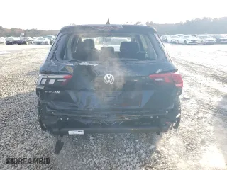 2021 Volkswagen Tiguan S with VIN 3VV1B7AX5MM044258, listed as a Copart auction lot 83335654 with 26,038 mi miles and Salvage Title. Bid and sale history available at carsss.com. Image 6.