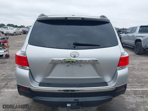 2012 Toyota Highlander Limited with VIN 5TDYK3EH6CS068298, listed as a IAAI auction lot 41407134 with 114,713 mi miles. Bid and sale history available at carsss.com. Image 16.