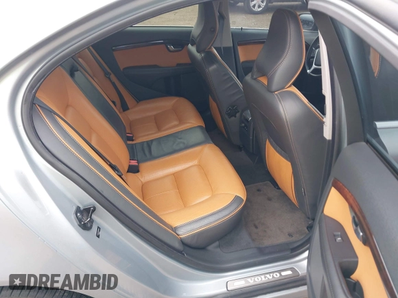2011 Volvo S80 3.0L Turbo z VIN YV1902AH5B1148174, wystawiony jako IAAI lot #42013052 z przebiegiem 163 601 mil mil oraz . Historia ofert i sprzedaży dostępna na DreamBid. Obrazek 8.